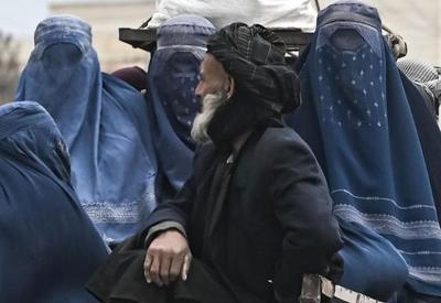 No Afeganistão, mulheres não podem viajar sem um homem acompanhante