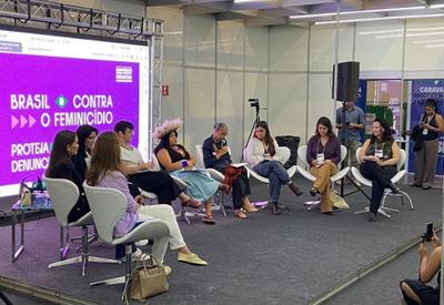 Esposa de Boulos culpa governo Bolsonaro por alta no feminicídio e adota tom de campanha