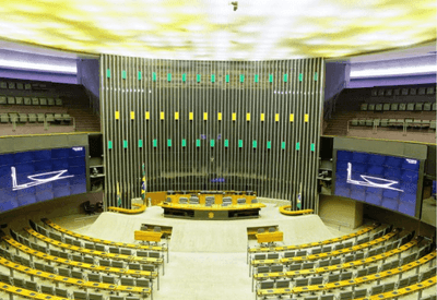 Aumento do número de deputados para 527 divide opiniões no Congresso