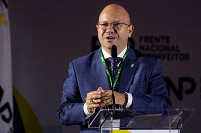 Lula deve nomear chefe do Conselhão para articulação política no lugar de Glesi