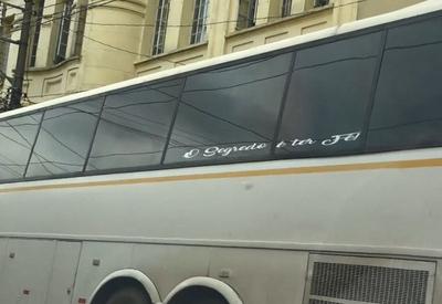 Exclusivo: por dentro dos ônibus de viagem clandestinos