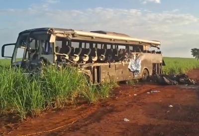 Polícia prende motorista de caminhão envolvido em colisão com 12 mortes no interior de SP