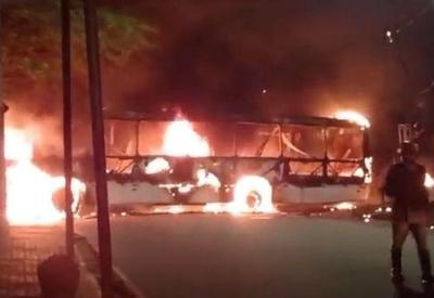 Ônibus é incendiado durante reintegração de posse na zona sul de São Paulo