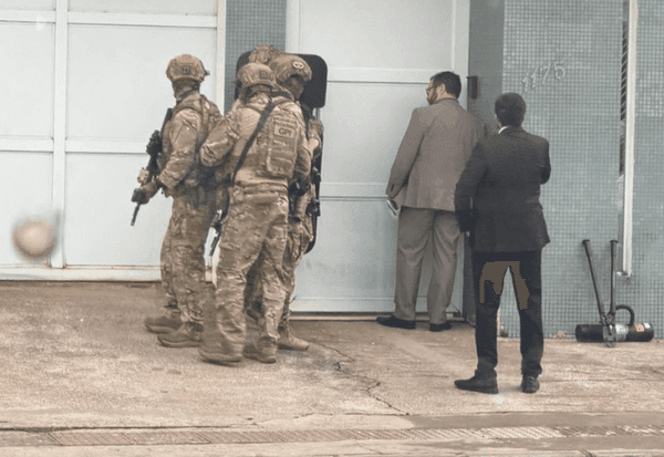 Imagem da notícia: PF faz busca e apreensão na casa de deputado federal do Amapá em investigação por desvios em obras