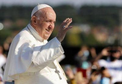 Papa Francisco tem 'boa noite de sono' após episódios de insuficiência respiratória