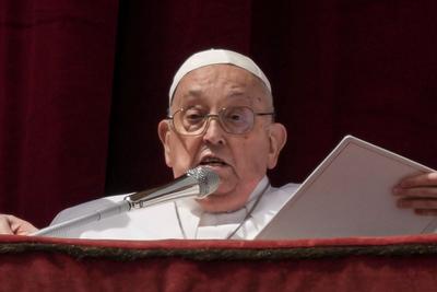 Papa Francisco aparece no domingo de Páscoa e pede fim das guerras