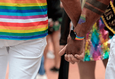  Parada LGBTQIA+ leva famílias à Av. Paulista e propõe reflexão sobre o envelhecimento
