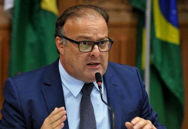 Paulinho Freire (União) vence Natália Bonavides (PT) e é eleito prefeito de Natal