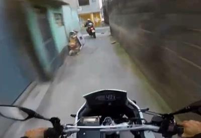 Câmera em uniforme de PM registra perseguição a ladrão de moto