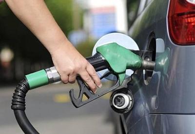 Petrobras reduz preço da gasolina para distribuidoras em R$ 0,10