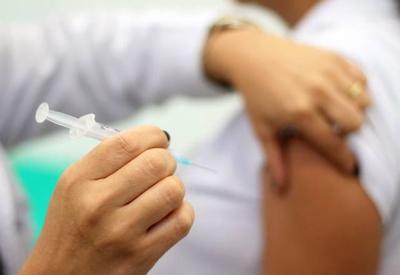 Ministério da Saúde negocia vacinas contra Covid-19 para 2022