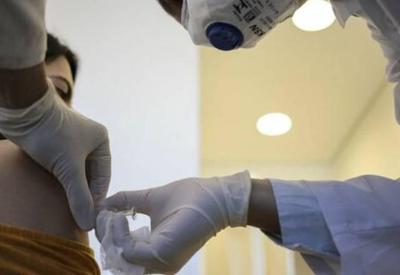 Vacinação na cidade de São Paulo chega aos 20 e poucos anos