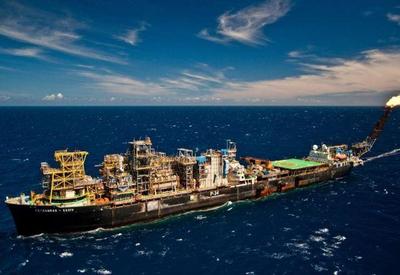 Petrobras bate recorde de produção de petróleo na bacia do pré-sal
