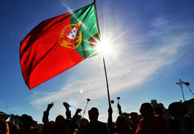 Eleições terminam em Portugal com abstenção entre 32% e 46,5%