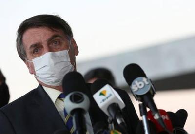 PF cita "plena ciência" de Bolsonaro sobre fraude em registro de vacina