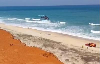Resgate mobiliza helicóptero e ambulâncias após casal cair de falésia na praia da Pipa