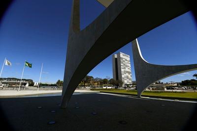 Pressionado pelo Congresso, governo prepara liberação de emendas parlamentares