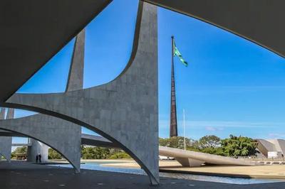 Governo afirma ter empenhado R$ 1,7 bi dos R$ 4,2 bi liberados em emendas de comissão