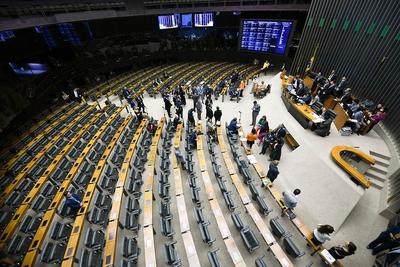 Entenda o que é o "Pix Pensão", que avança na Câmara dos Deputados