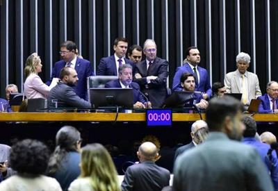 Câmara aprova urgência para projeto do pacote de corte de gastos que limita despesas públicas