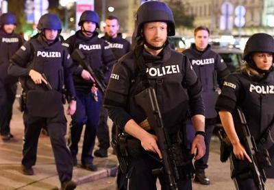 Polícia da Áustria confirma 3 mortos no tiroteio em Viena
