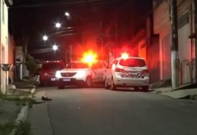 Policiais de folga reagem a assaltos e atiram em criminosos em São Paulo