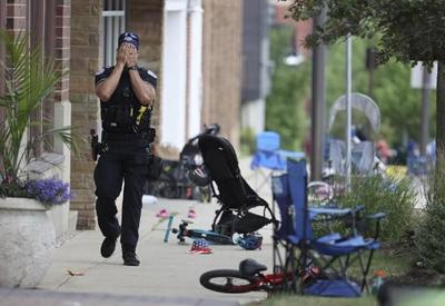 Pais de menino de 2 anos encontrado em cena de ataque a tiros estão entre mortos
