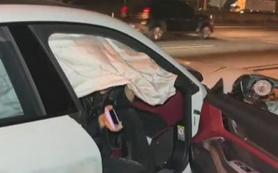 Mulher envolvida em acidente com Porsche agride cinegrafista do SBT 
