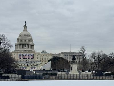 Posse de Trump e JD Vance esquenta dias com temperatura negativa em Washington DC