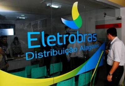 Bolsonaro discute com apoiador e volta a defender privatização da Eletrobras