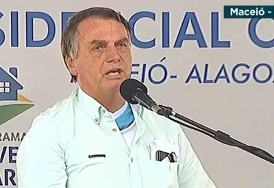 "Tem vagabundo inquirindo pessoas de bem" diz Bolsonaro em Alagoas