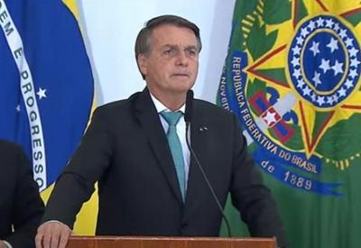 Bolsonaro diz que Forças Armadas não cumpririam ordem "absurda" dele