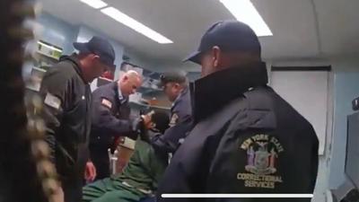 Justiça dos EUA investiga morte de detento espancado por policiais em Nova York
