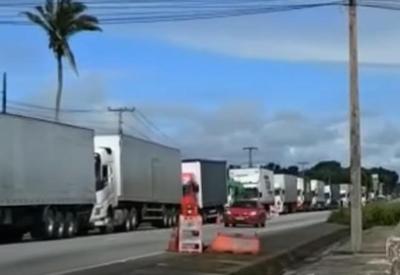 Caminhoneiros protestam contra preço do diesel e privatização da Petrobras