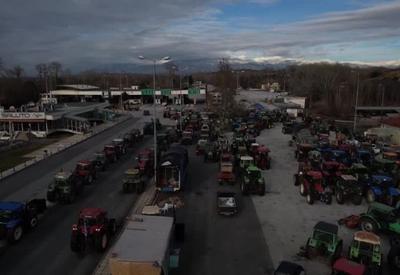 Primeiro-ministro da Grécia se reúne com agricultores após protestos contra acordo com Mercosul