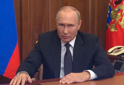 "Vamos deixar de ser inimigos, vamos conviver juntos", diz Putin à Otan