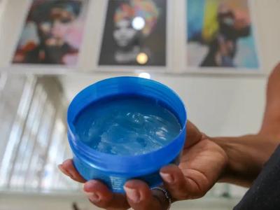 Anvisa proíbe a venda de 47 pomadas para cabelo; veja lista