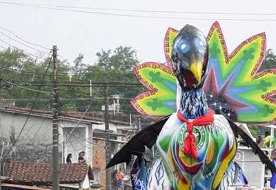 Tradicional bloco reúne milhares de foliões em Belém, no Pará, na quarta-feira de cinzas