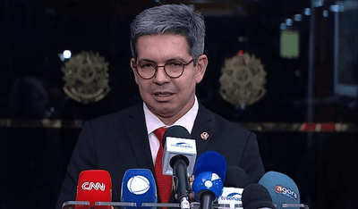 Randolfe põe panos quentes e dá como encerrada decisão que manteve quebra de sigilo de Lulinha