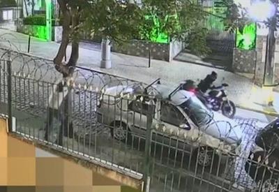Criminosos são presos após serem baleados por policial penal em tentativa de assalto no Rio