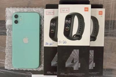 Receita Federal faz leilão com brinquedos, smartphones por R$ 150 e carro por R$ 2.500