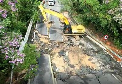 Bertioga e Guarujá iniciam reconstrução de áreas atingidas pela chuva