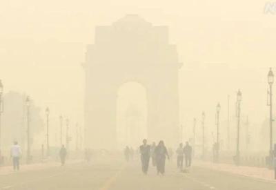 Nova Delhi volta a fechar escolas devido ao alto nível de poluição do ar