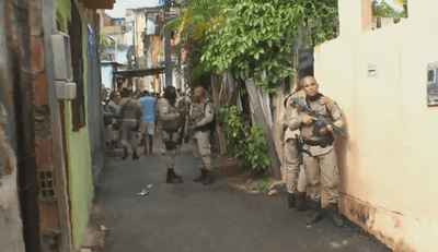 Criminosos invadem casa e fazem reféns em Salvador