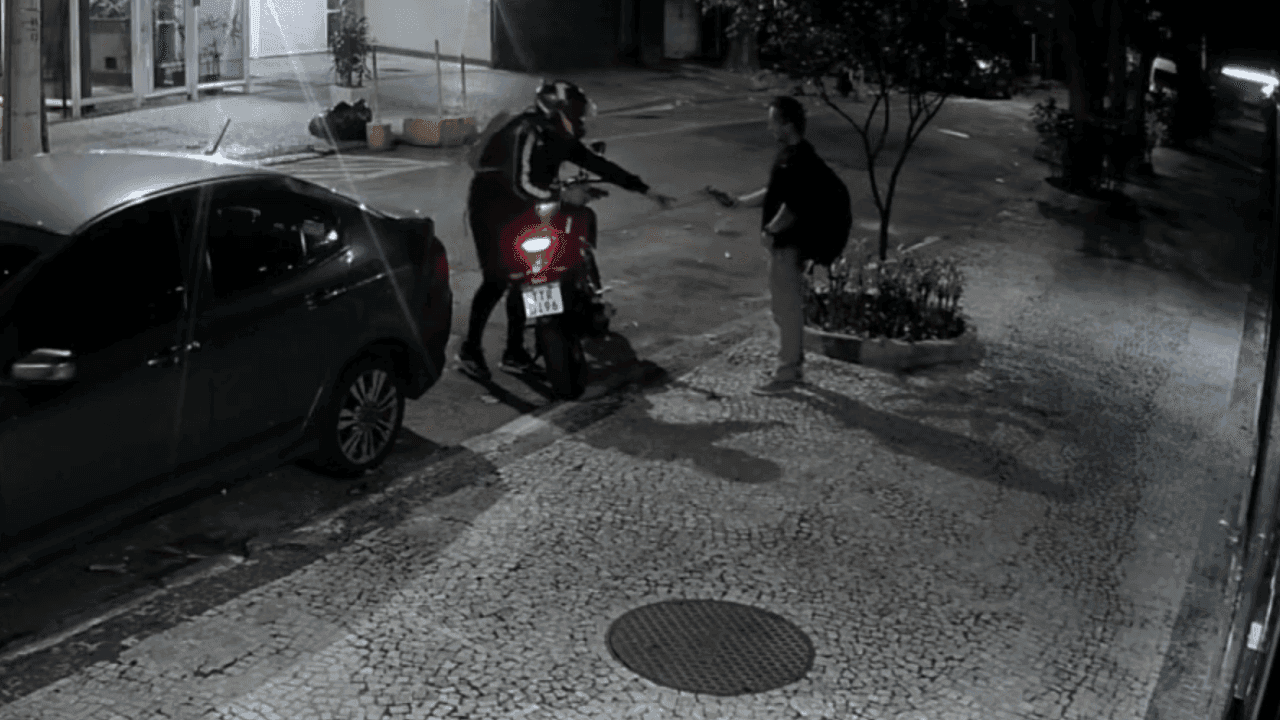 Polícia do Rio faz operação contra quadrilha especializada em roubo de celulares na zona sul 