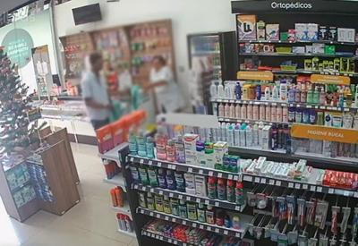 Assaltos em série fazem farmácias mudar rotina em São Paulo