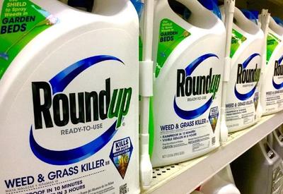 Bayer é condenada a pagar R$ 12 bilhões por caso de câncer ligado a herbicida