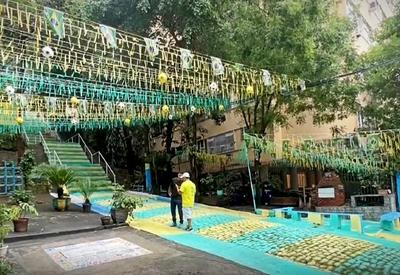 Ruas enfeitadas de verde e amarelo mostram paixão do brasileiro pelo futebol