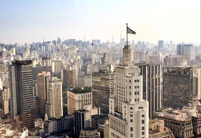 Feriados de fim de ano alteram funcionamento de serviços em São Paulo