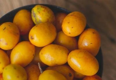 Homem morre após comer 100 seriguelas com caroço em Campo Grande (MS)